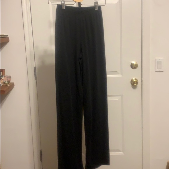 Boohoo ribbed off the shoulder crop lounge set - Picture 3 of 5